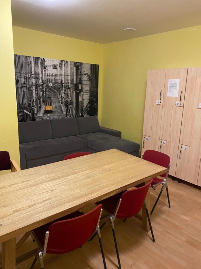 Easy Housing Hostel